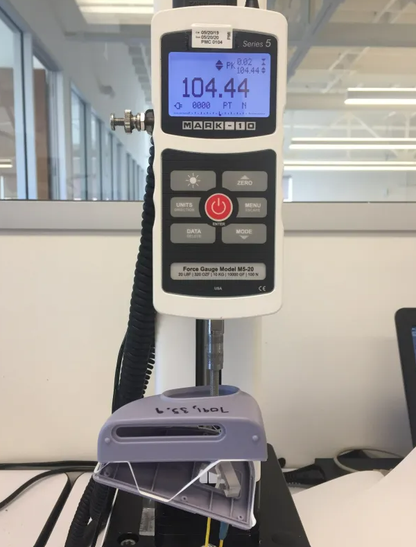 Strength test — tensile pull validation setup